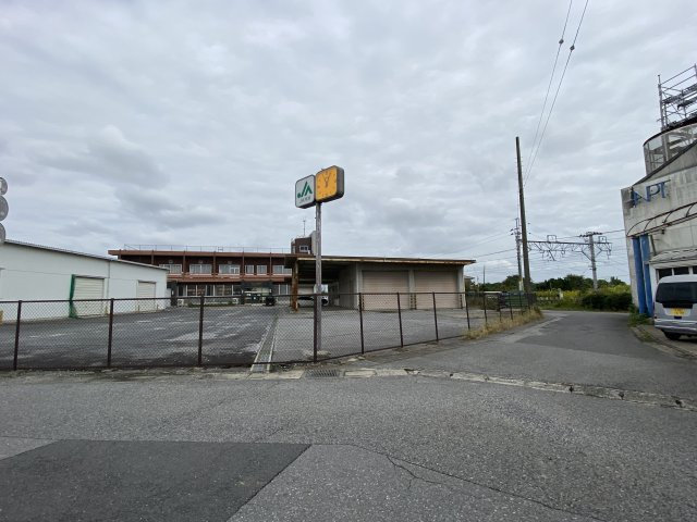 ドルフィンの周辺