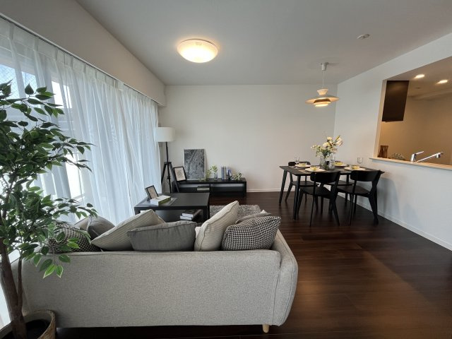 アーリアレジデンス南町田の居間・リビング|家族のくつろぎスペース