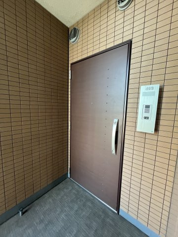 アーリアレジデンス南町田の玄関|4階の角住戸です。