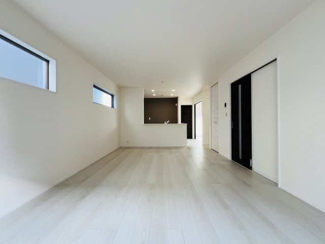 高浜市呉竹町7丁目7-14の居間・リビング