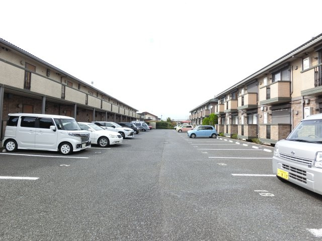 ノーベルパーク 15の駐車場