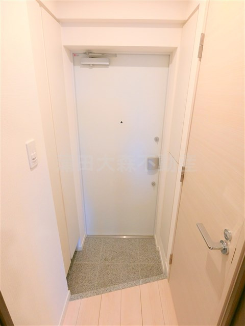 アジールコート蒲田の玄関