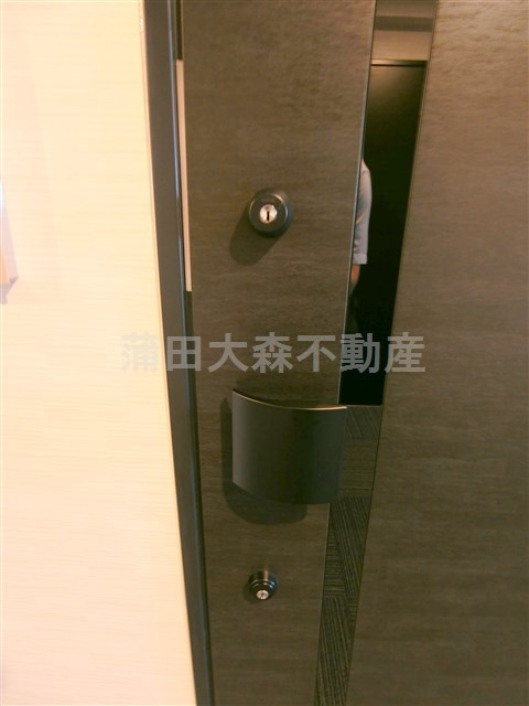 アジールコート蒲田の玄関