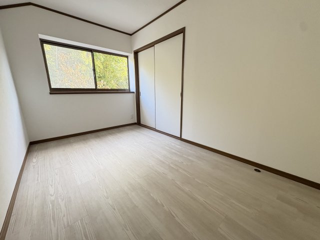 神戸市垂水区桃山台５丁目　中古戸建の洋室