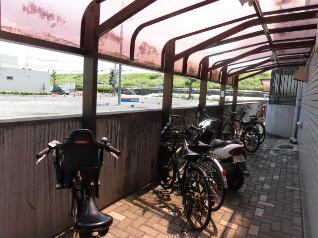 屋根付きの駐輪場です
