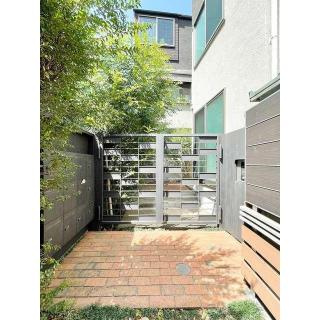 グランエッグス千歳烏山Nのエントランス