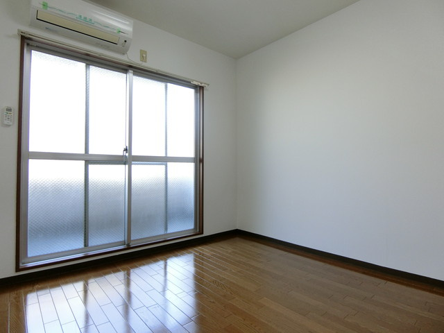 ベルフラワー御殿山の居間・リビング