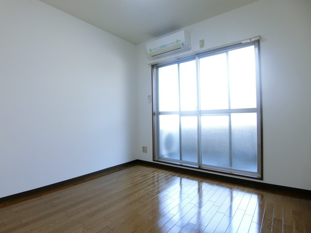 ベルフラワー御殿山の居間・リビング