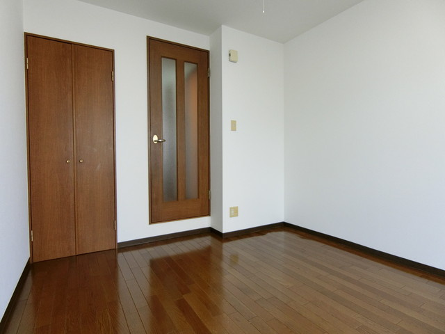 ベルフラワー御殿山の洋室