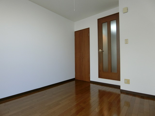 ベルフラワー御殿山の洋室