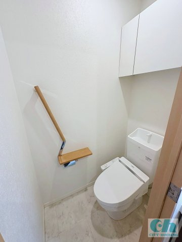 コモーダ大森南 101号室のトイレ