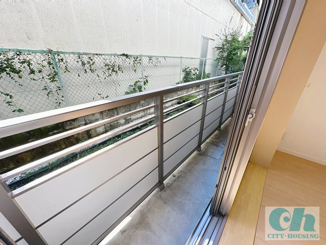 コモーダ大森南 101号室のバルコニー