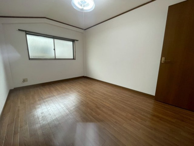 【洋室】 | エステート西立花 | ※お写真は同物件別部屋になります。