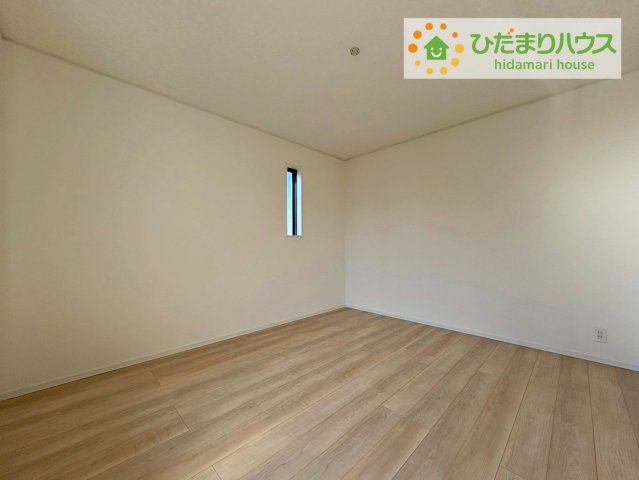 常陸大宮市姥賀町第3　新築戸建　2号棟の寝室|大きなベッドを置いても余裕の広さの主寝室♪♪