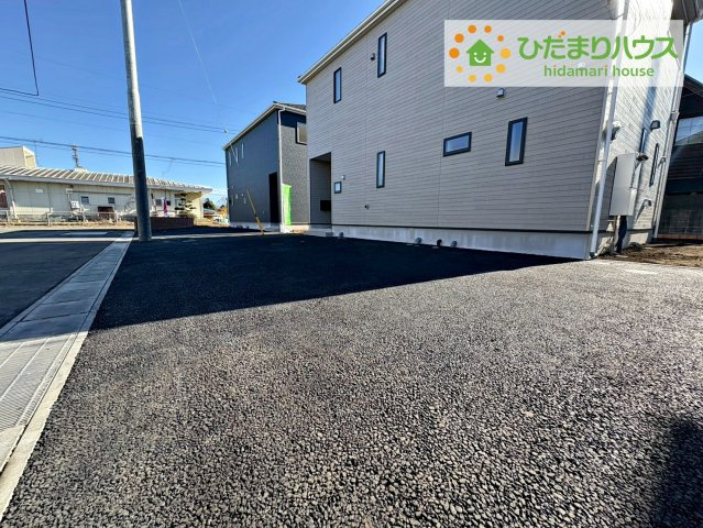 常陸大宮市姥賀町第3　新築戸建　2号棟の駐車場|マイホームなら駐車場代がかかりません。しかも、自宅の駐車場で洗車ができます！今までコイン洗車に行っていた手間も省けて、節約にもつながります(^^♪