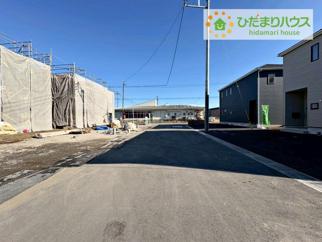 常陸大宮市姥賀町第3　新築戸建　2号棟の前面道路含む現地写真|前面道路幅6ｍ☆車の出入りもラクラクできちゃいます(^^♪