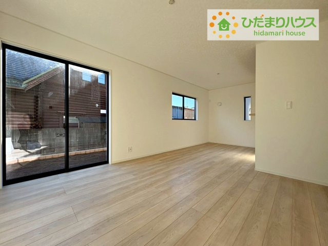 常陸大宮市姥賀町第3　新築戸建　2号棟の居間・リビング|早くお仕事終わらせて、家に帰りたくなるようなリビングです(^^♪