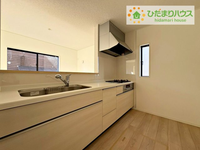 常陸大宮市姥賀町第3　新築戸建　2号棟のキッチン|家族と会話しながら料理できるオープンカウンター♪