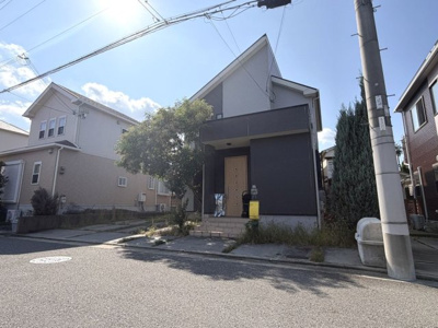 【その他】 | 和泉市山荘町3丁目戸建 | 外観です。前面道路北側から撮影しました。