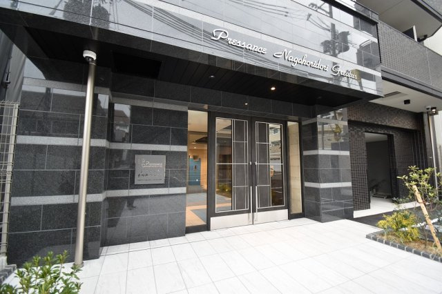 大阪市中央区玉造２丁目の賃貸マンションのエントランス