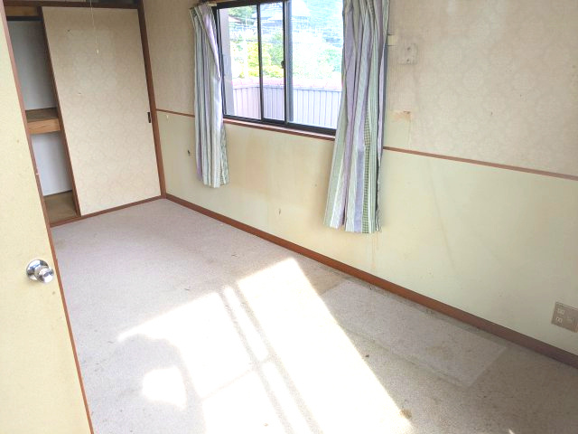 店舗付住宅　下室田町の洋室|和室の多い間取りですが、洋間も備えています。雰囲気を変えて部屋作りを楽しめそうです。