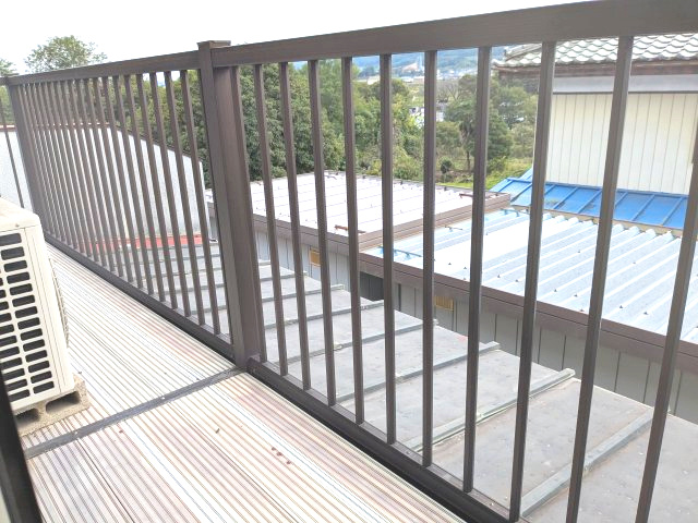 店舗付住宅　下室田町のバルコニー|南に面したベランダです。