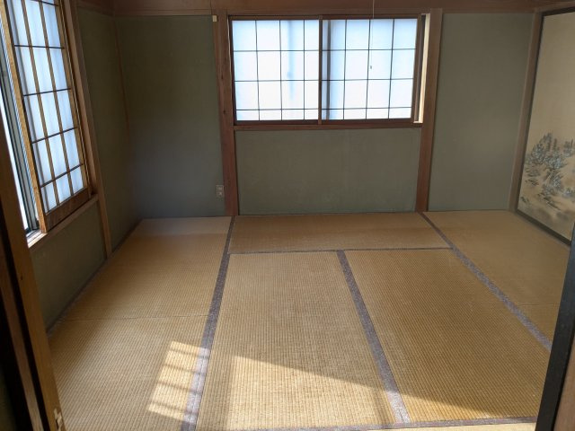 店舗付住宅　下室田町の洋室|和室の多い間取りですが、洋間も備えています。雰囲気を変えて部屋作りを楽しめそうです。