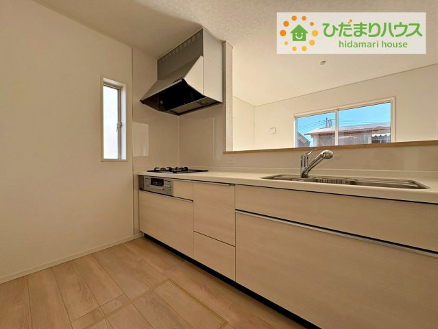 常陸大宮市姥賀町第3　新築戸建　3号棟のキッチン|家族と会話しながら料理できるオープンカウンター♪