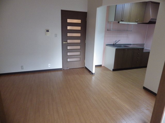 リヴェール高幡６の居間・リビング