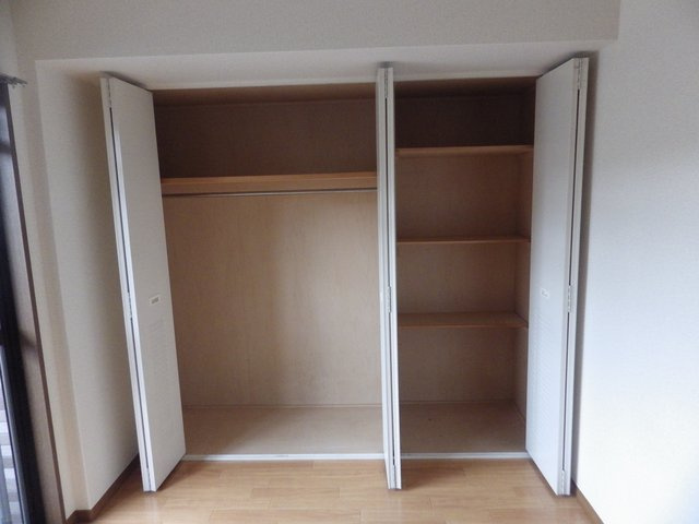 リヴェール高幡６の収納