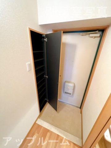 メゾン・ド・ソレイユの玄関