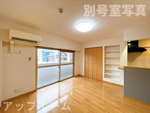 メゾン・ド・ソレイユの居間・リビング