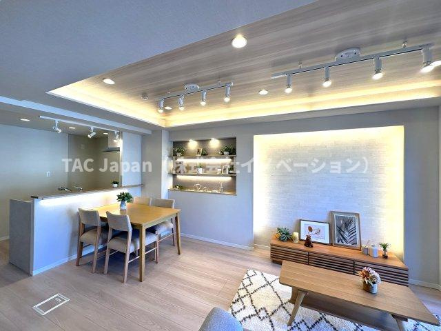 セザール本所吾妻橋の居間・リビング|陽だまりのような温もりに包まれる広々リビング。家族の笑顔と心地よい毎日を育む、かけがえのない場所に。