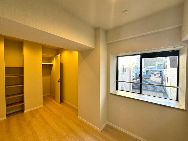 セザール本所吾妻橋の収納|家具のレイアウトも自由自在な洋室は、暮らす人のスタイルに寄り添える柔軟な一部屋。毎日をより快適に、自分らしく過ごせる場所です。