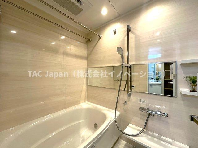 セザール本所吾妻橋の浴室|家族みんなの疲れをやさしく包み込む、広々とした癒しのバスルーム。ゆったりとくつろげる空間で、日々のストレスもすっと解きほぐされる、心身ともにリラックスできるひとときをお届けします。