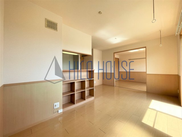 メゾン･アンソレイユ　Ⅵの居間・リビング