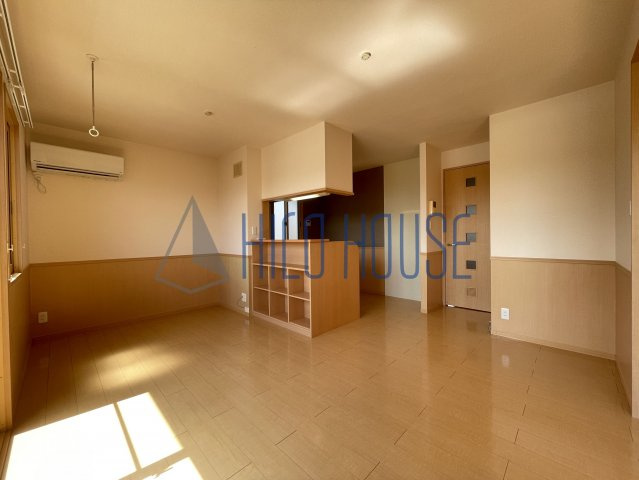 メゾン･アンソレイユ　Ⅵの居間・リビング