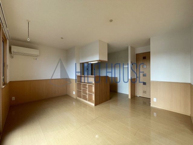 メゾン･アンソレイユ　Ⅵの居間・リビング