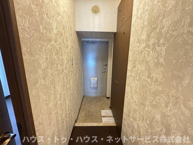 INSURANCE BLDG.XVIIの玄関