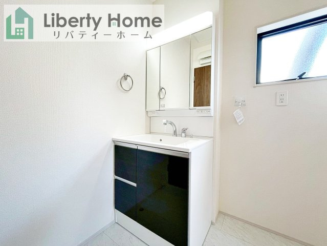 水戸市見川12期　新築戸建　6号棟の独立洗面台