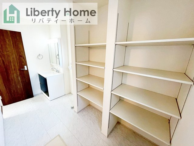 水戸市見川12期　新築戸建　6号棟の収納