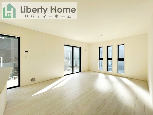 水戸市見川12期　新築戸建　6号棟の居間・リビング