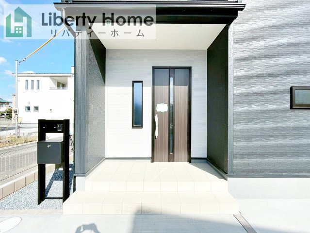 水戸市見川12期　新築戸建　6号棟の玄関