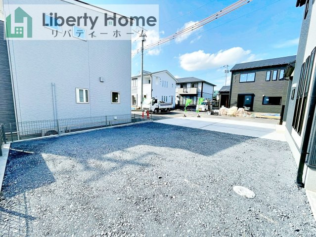 水戸市見川12期　新築戸建　6号棟の駐車場