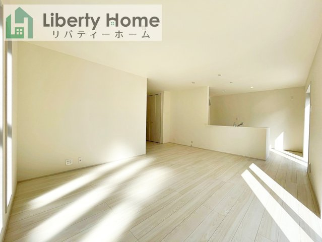 水戸市見川12期　新築戸建　6号棟の居間・リビング