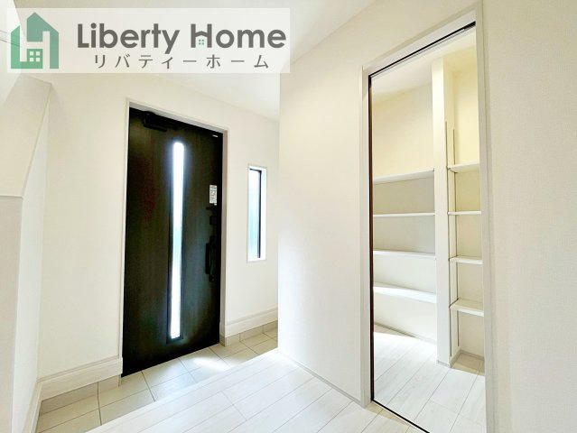 水戸市見川12期　新築戸建　6号棟の玄関