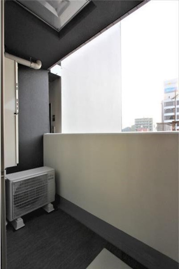 【バルコニー】イアース横濱関内 