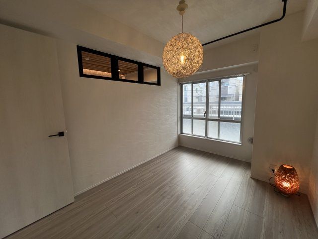 納得のリフォーム！満足の立地！【綱島ダイヤモンドマンション】の洋室|落ち着いた色調の洋室です