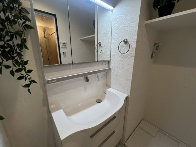 納得のリフォーム！満足の立地！【綱島ダイヤモンドマンション】の独立洗面台|独立洗面台です