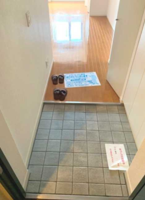 レジデンス三宿　トランクルーム　ネット0　三宿エリアの玄関